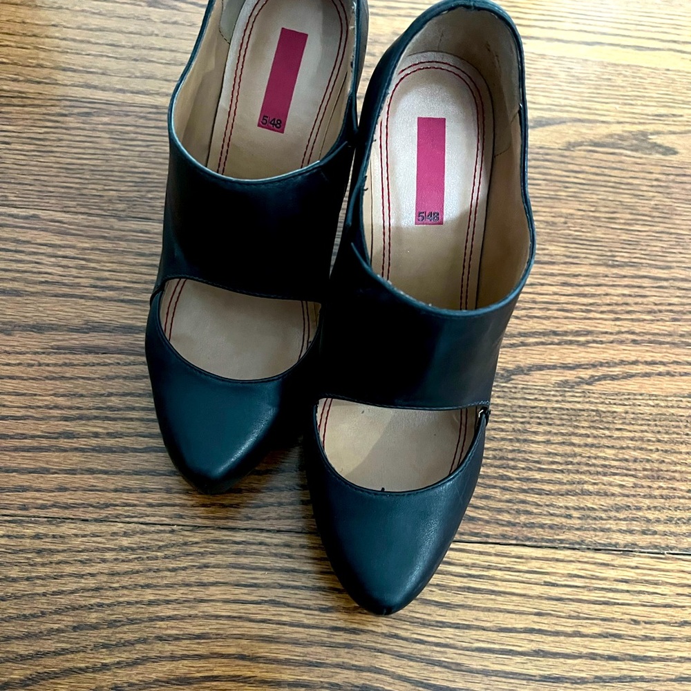Pictures don’t do these justice! I wore them once, but sadly, they are tight